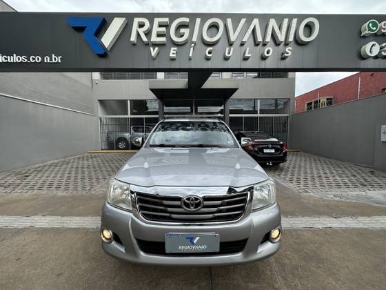 TOYOTA HILUX 2.7 SRV 4X2 CD 16V FLEX 4P AUTOMÁTICO TOYOTA HILUX 2.7 SRV 4X2 CD 16V FLEX 4P AUTOMÁTICO